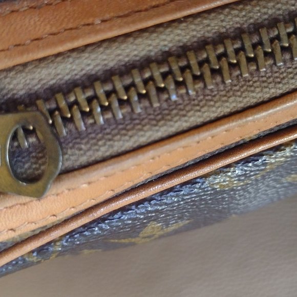 Incredible Authentic Louis Vuitton Vintage Bag👜 - Picture 5 of 12